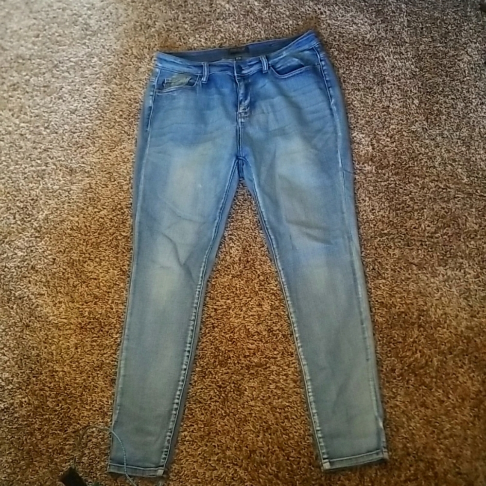 Judy blues size 13/31 skinny fit light jeans